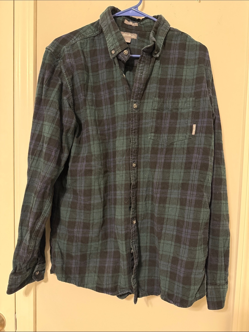 Eddie Bauer MEN Green and Black Plaid Long-Sleeve Button-Down Shirt